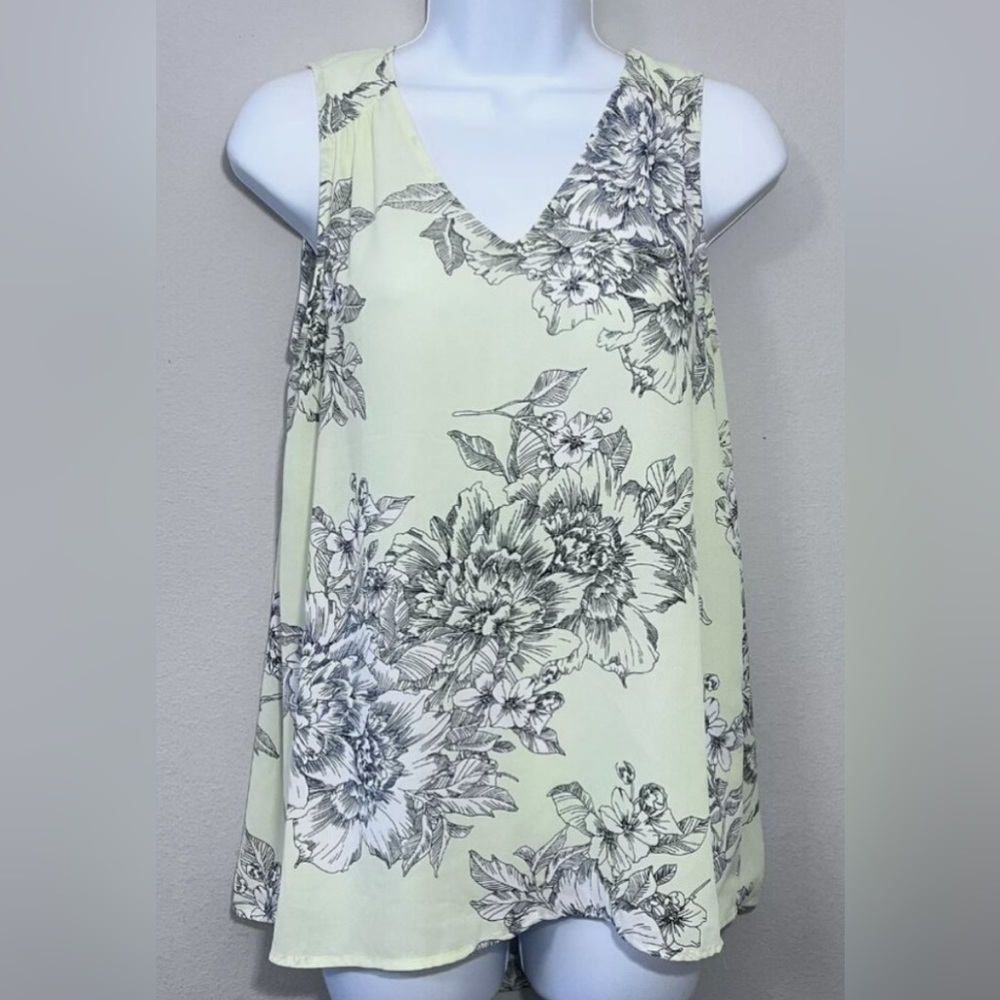 Roz and Ali floral sleeveless top Size Small New Without Tags